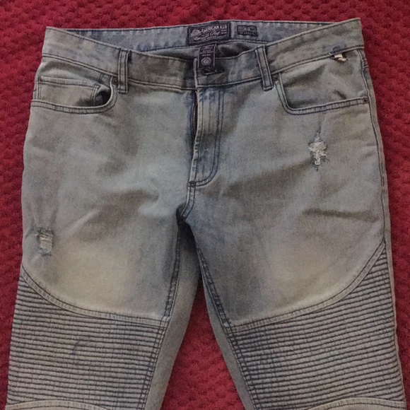 American Rag Men’s light wash distressed jeans - Picture 3 of 4